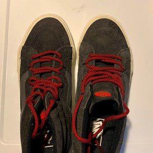 Gently used, in great condition Men’s vans.